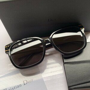 Like New DiorSignature S7F Square Sunglasses | Black Gold Logo